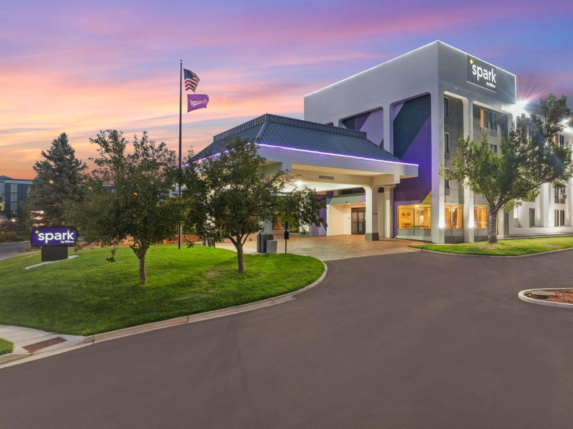 Spark By Hilton Colorado Springs I 25 Central Exterior photo
