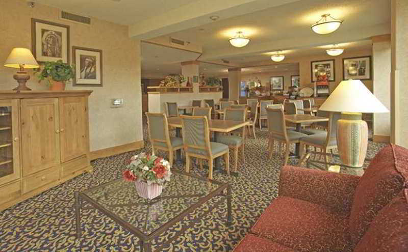 Spark By Hilton Colorado Springs I 25 Central Restaurant photo